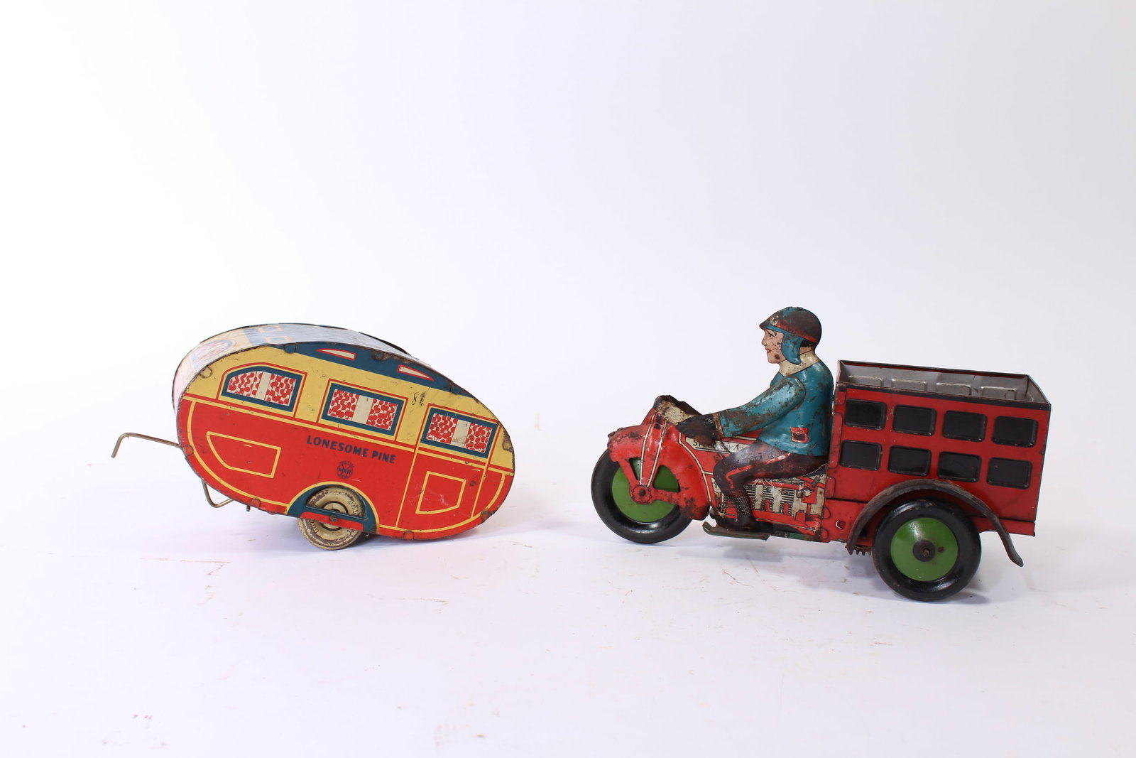 LOUIS MARX (NEW YORK, NEW YORK) TIN LITHO WINDUP SPEED BOY DELIVERY MOTOR TRIKE AND LONESOME PINE (1 of 12)