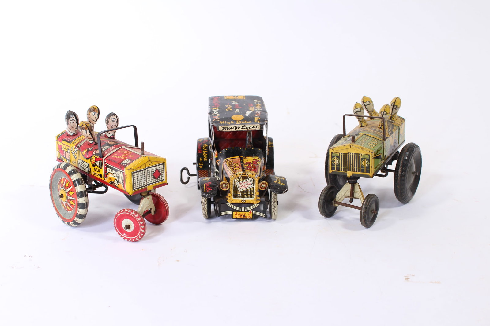 THREE LOUIS MARX (NEW YORK, NEW YORK) TIN LITHO WINDUP CARS. (1 of 17)