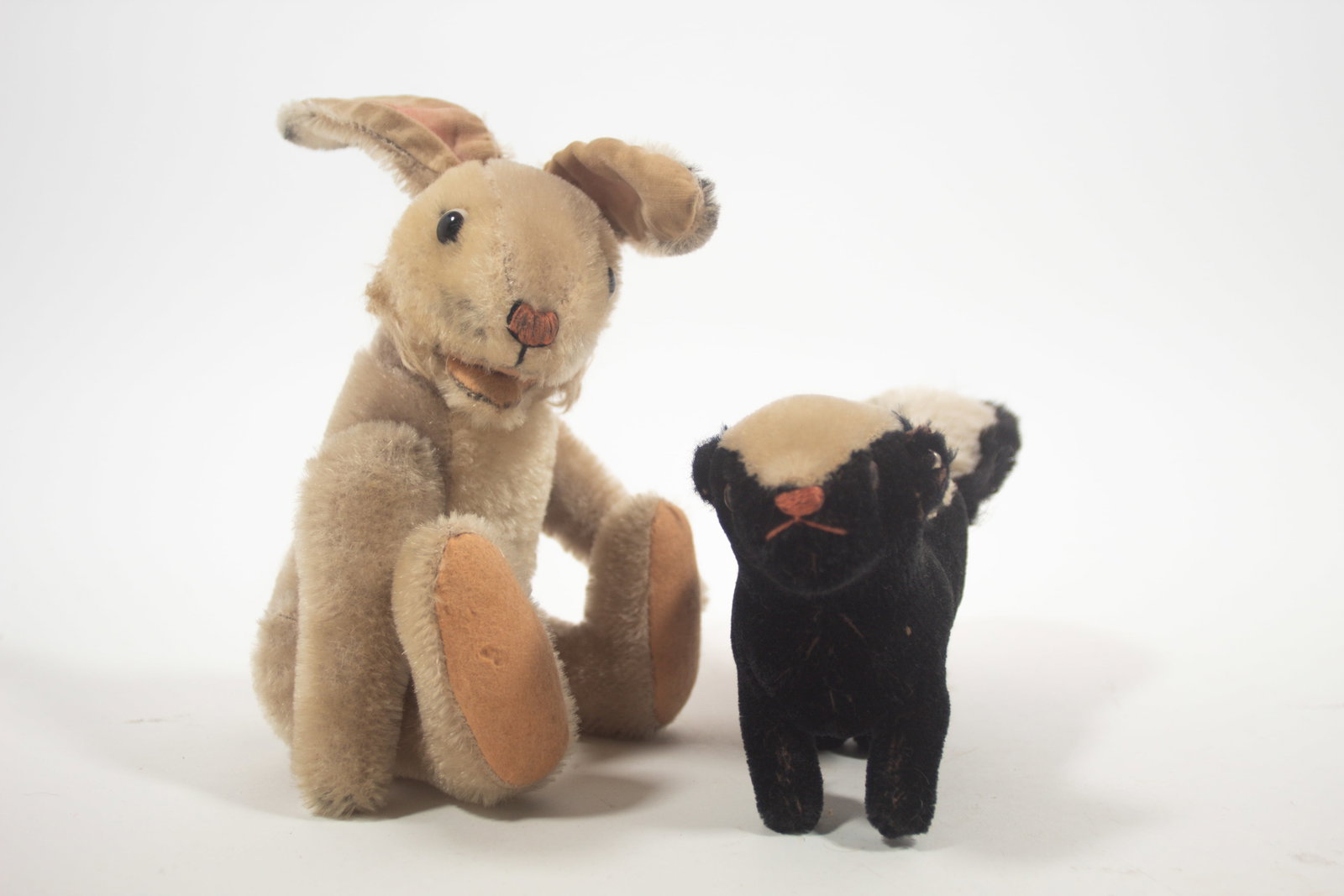 STEIFF MOHAIR SKUNK AND ARTICULATED RABBIT. (1 of 8)