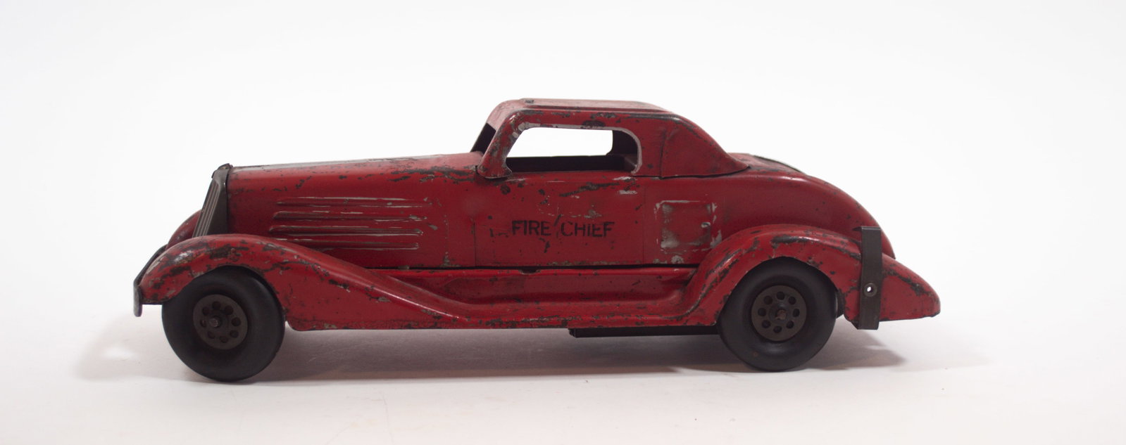 LOUIS MARX (NEW YORK, NEW YORK) WINDUP AMBULANCE, FIRE CHIEF CAR, AND TAXI. (1 of 13)