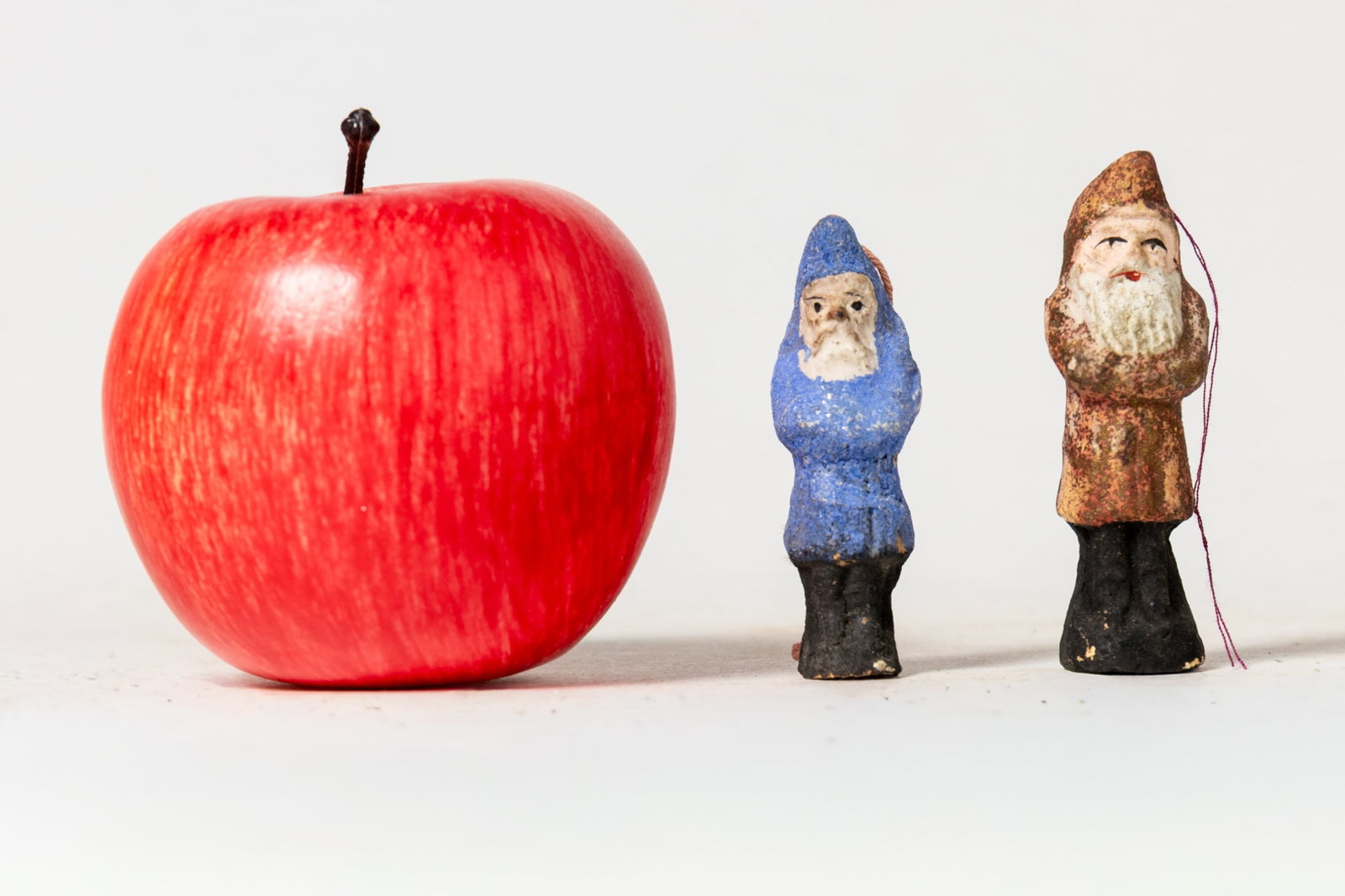 TWO MINIATURE BELSNICKEL ORNAMENTS. (1 of 11)