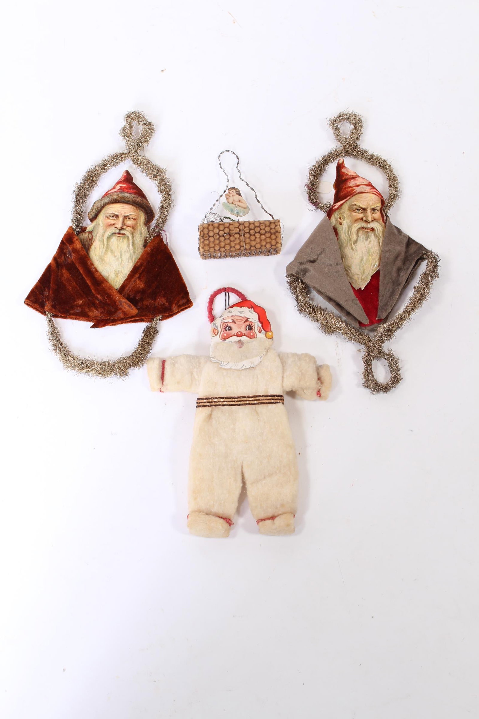 THREE FLAT SANTA CHRISTMAS ORNAMENTS. (1 of 7)