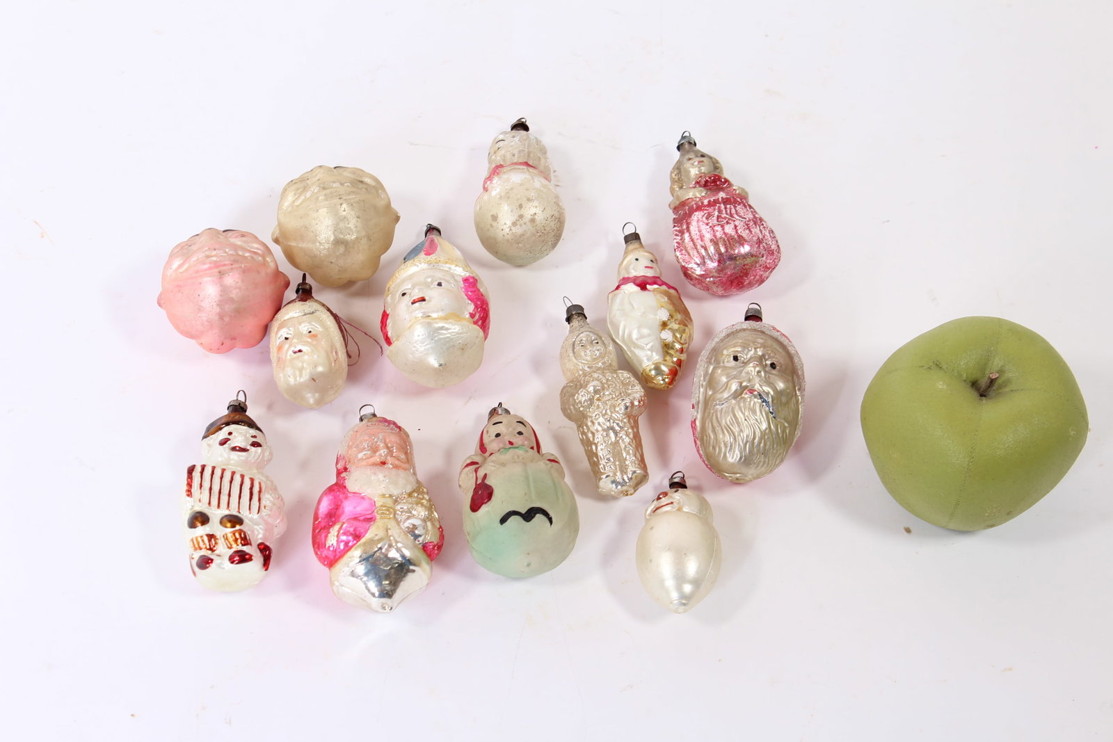 GROUP OF THIRTEEN EARLY GLASS FIGURAL CHRISTMAS ORNAMENTS. (1 of 8)