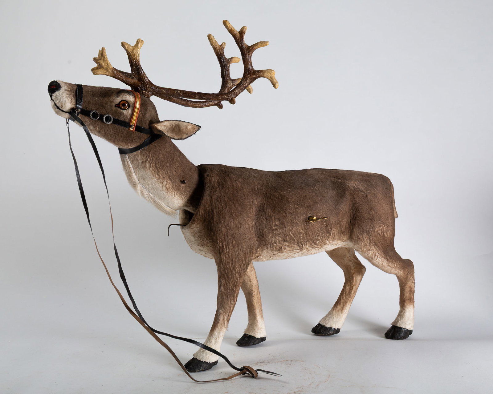 CLOCKWORK REINDEER FIGURE. - 3