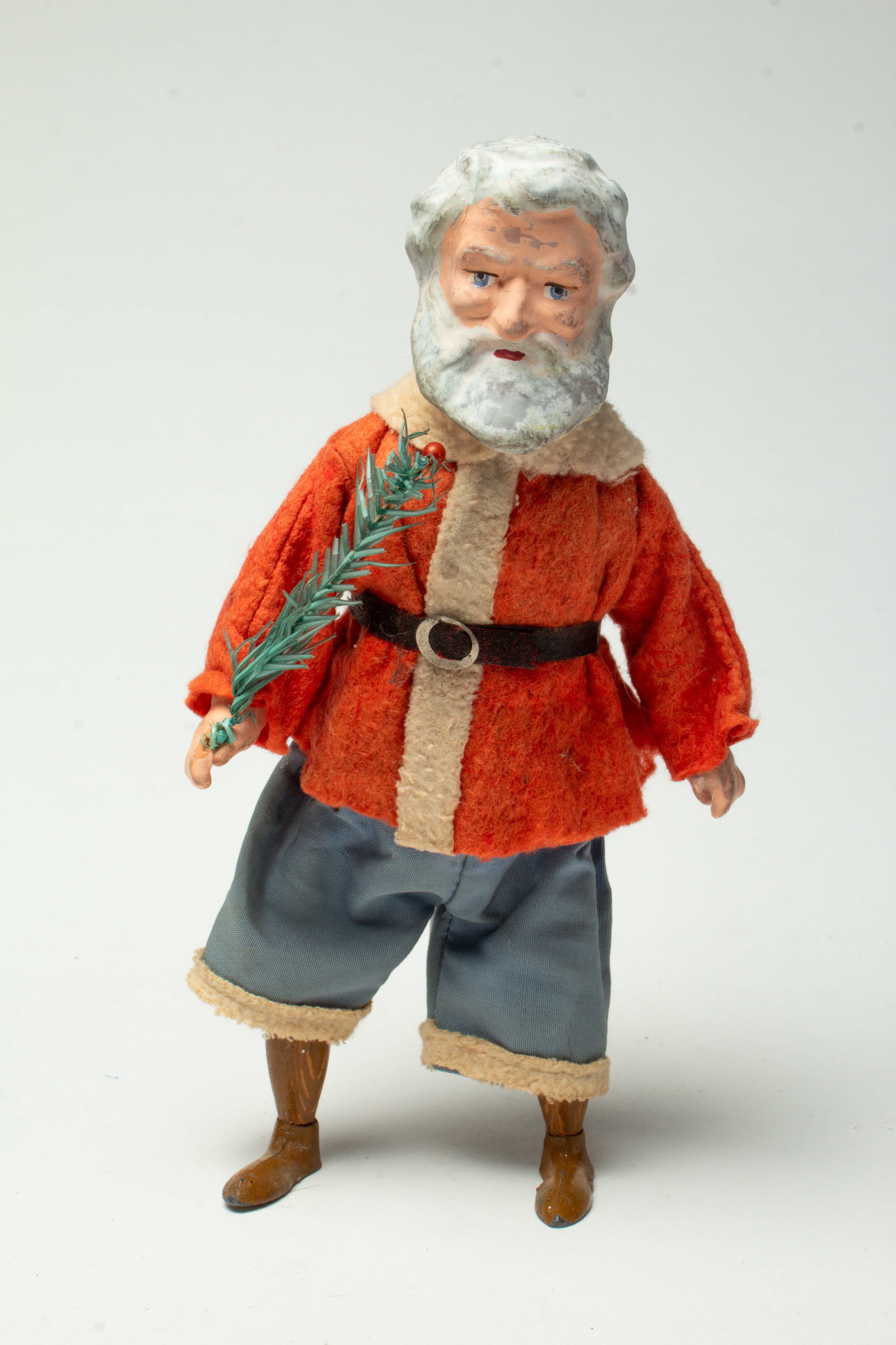 MECHANICAL WINDUP WALKING SANTA. (1 of 3)