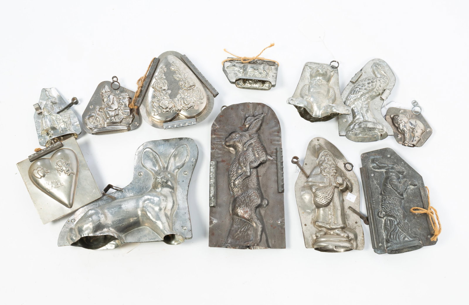 COLLECTION OF ELEVEN CHOCOLATE MOLDS. (1 of 8)