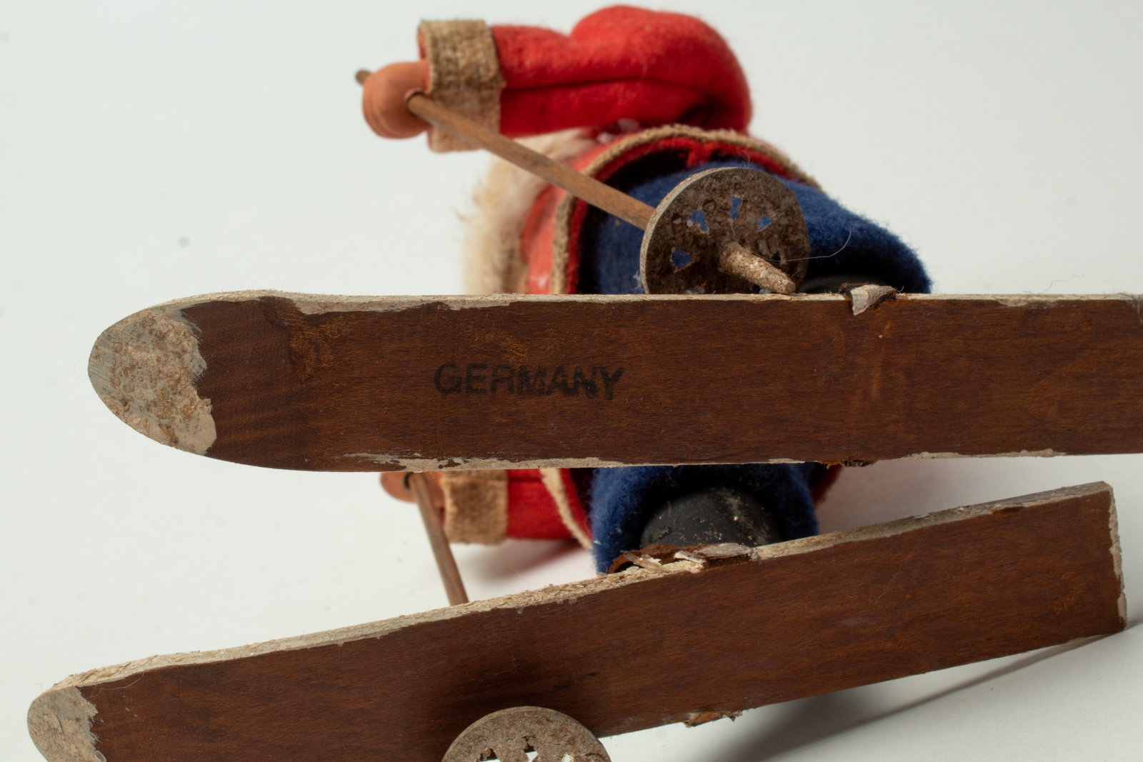SKIING SANTA FIGURE. - 3