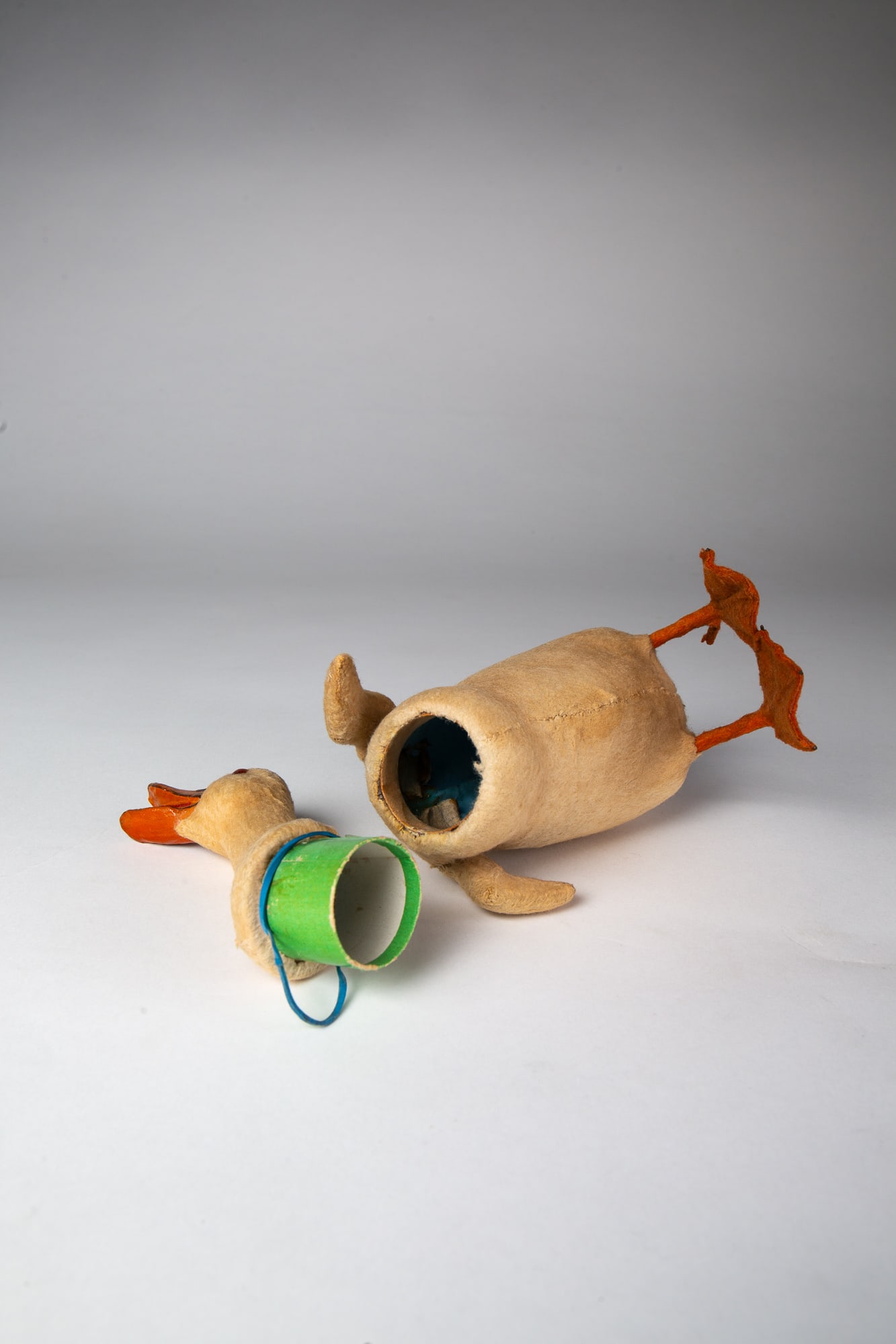 LONG NECK GOOSE CANDY CONTAINER. - 3