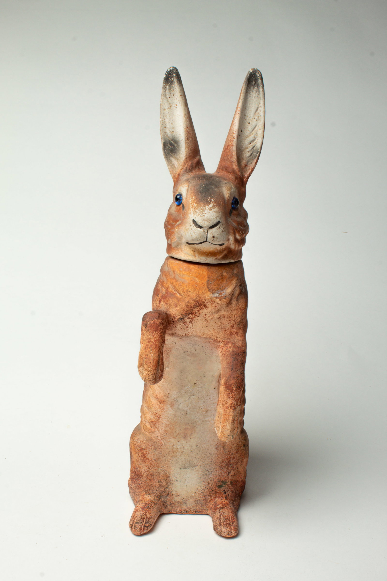 STANDING RABBIT CANDY CONTAINER. - 2