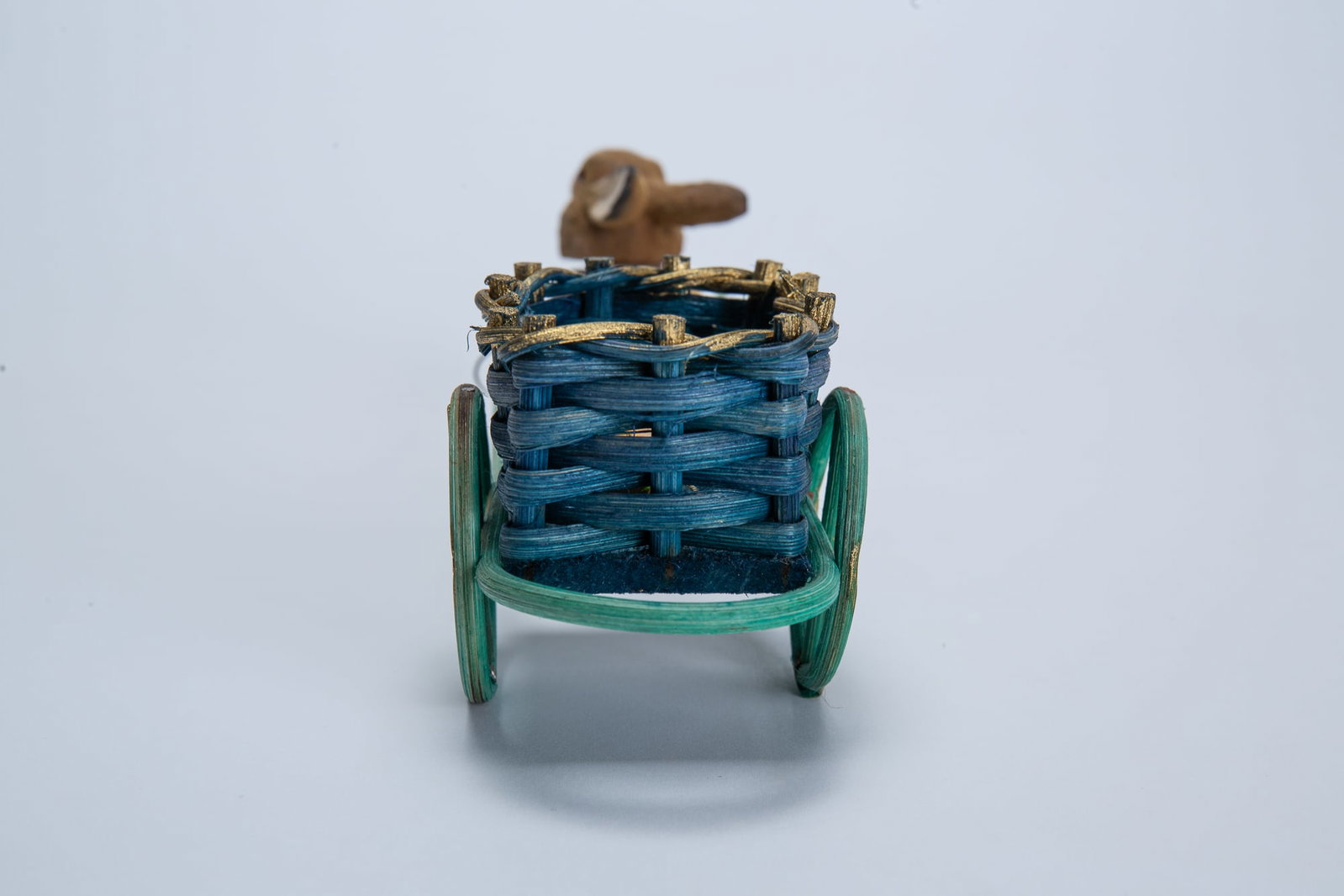RABBIT PULLING CART CANDY CONTAINER. - 6