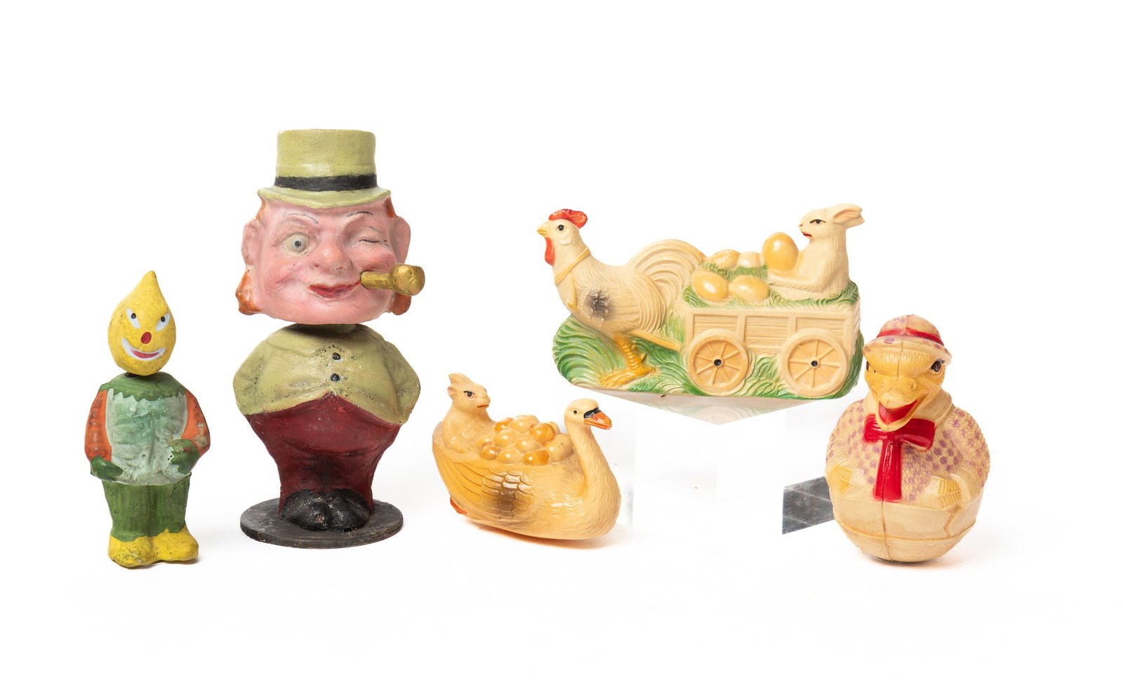 COLLECTION OF SPRING THEMED CANDY CONTAINERS AND FIGURES. (1 of 7)