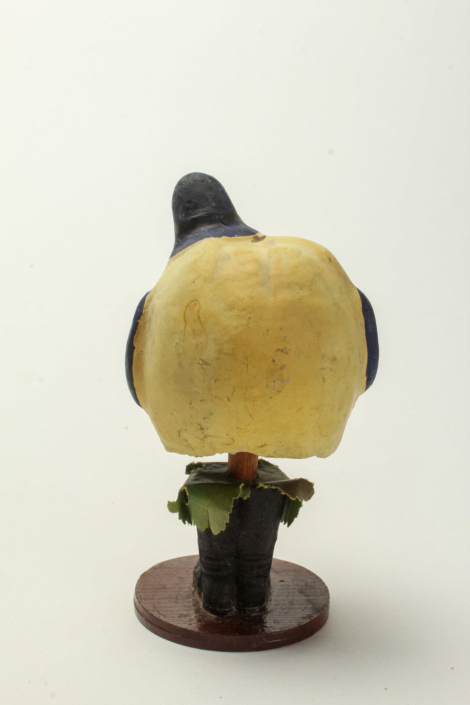 VEGGIE POLICEMAN NODDER. - 2