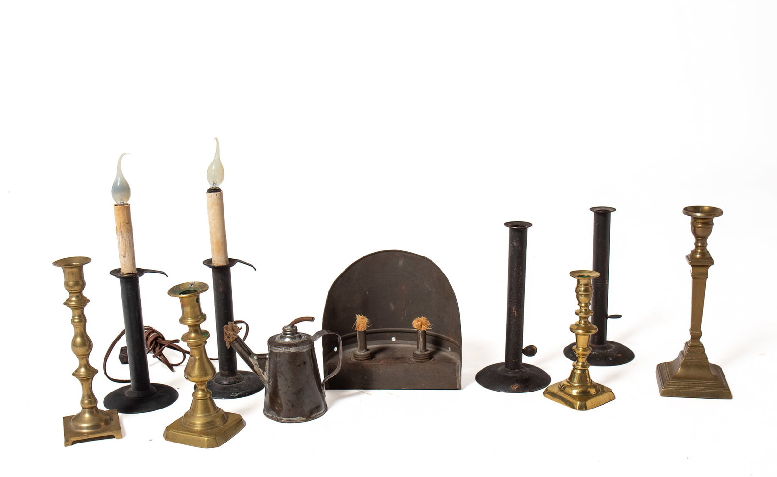 GROUP OF TEN EARLY LIGHTING ITEMS. (1 of 5)