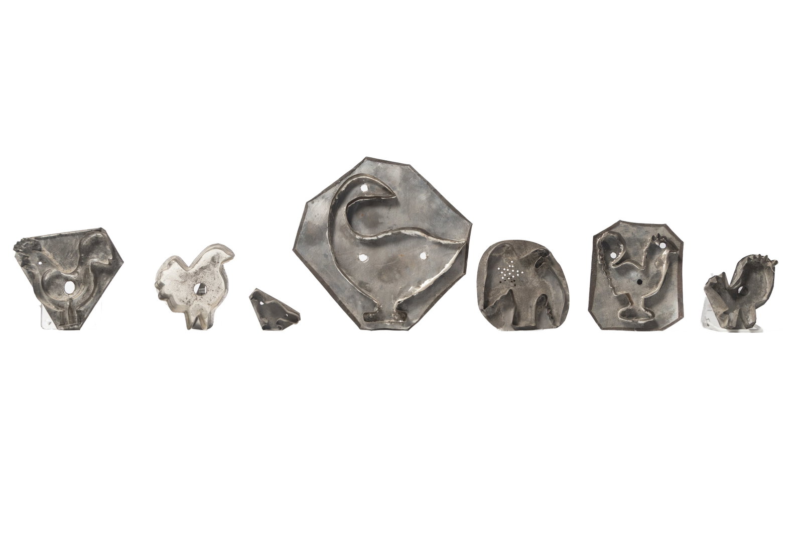 SEVEN TINSMITH-MADE COOKIE CUTTERS OF BIRDS. (1 of 9)