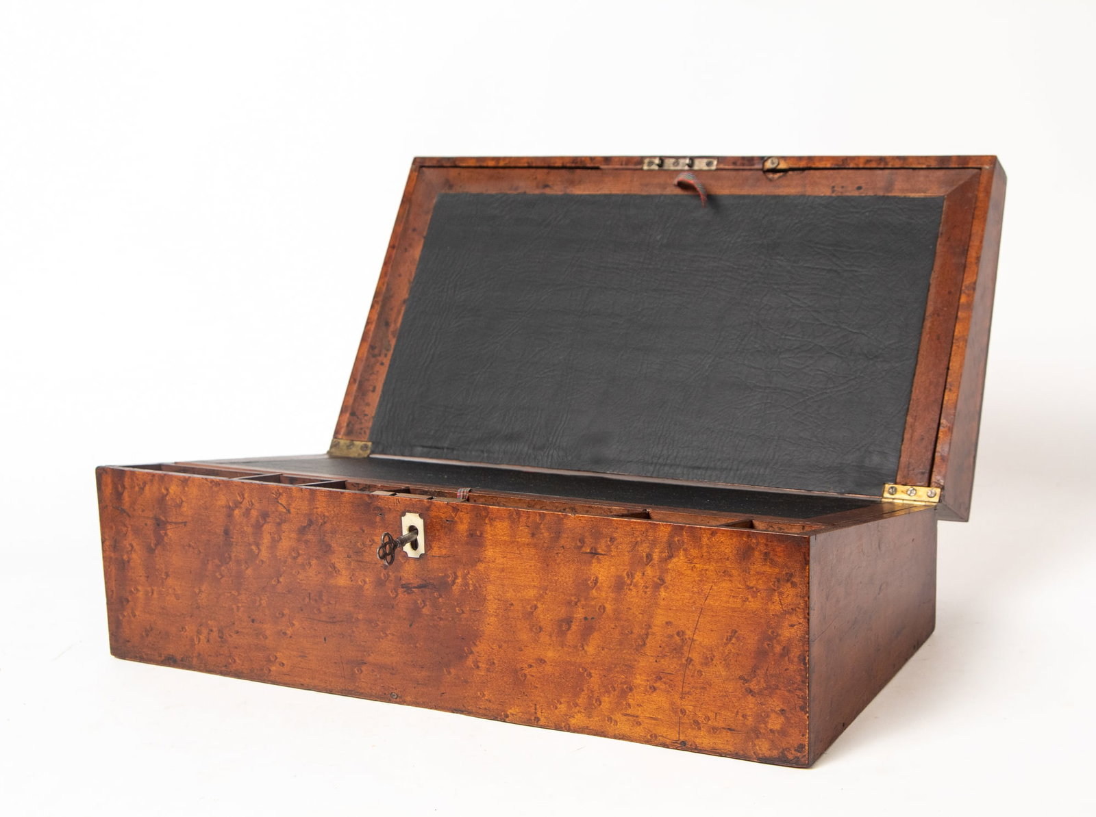 BIRD'S-EYE MAPLE LAP DESK. - 2