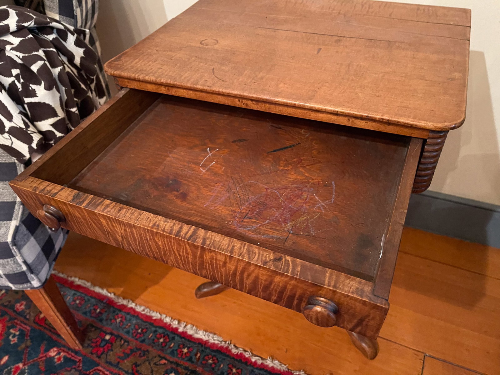 TWO STANDS WITH DRAWERS. - 10