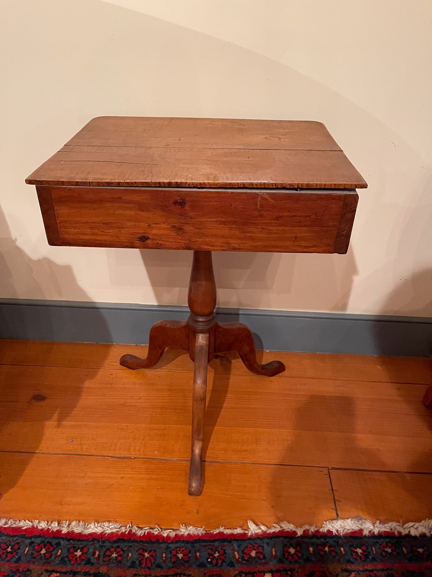 TWO STANDS WITH DRAWERS. - 11