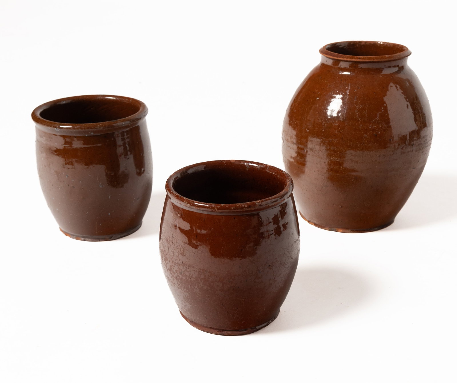 TWELVE REDWARE ITEMS. - 4