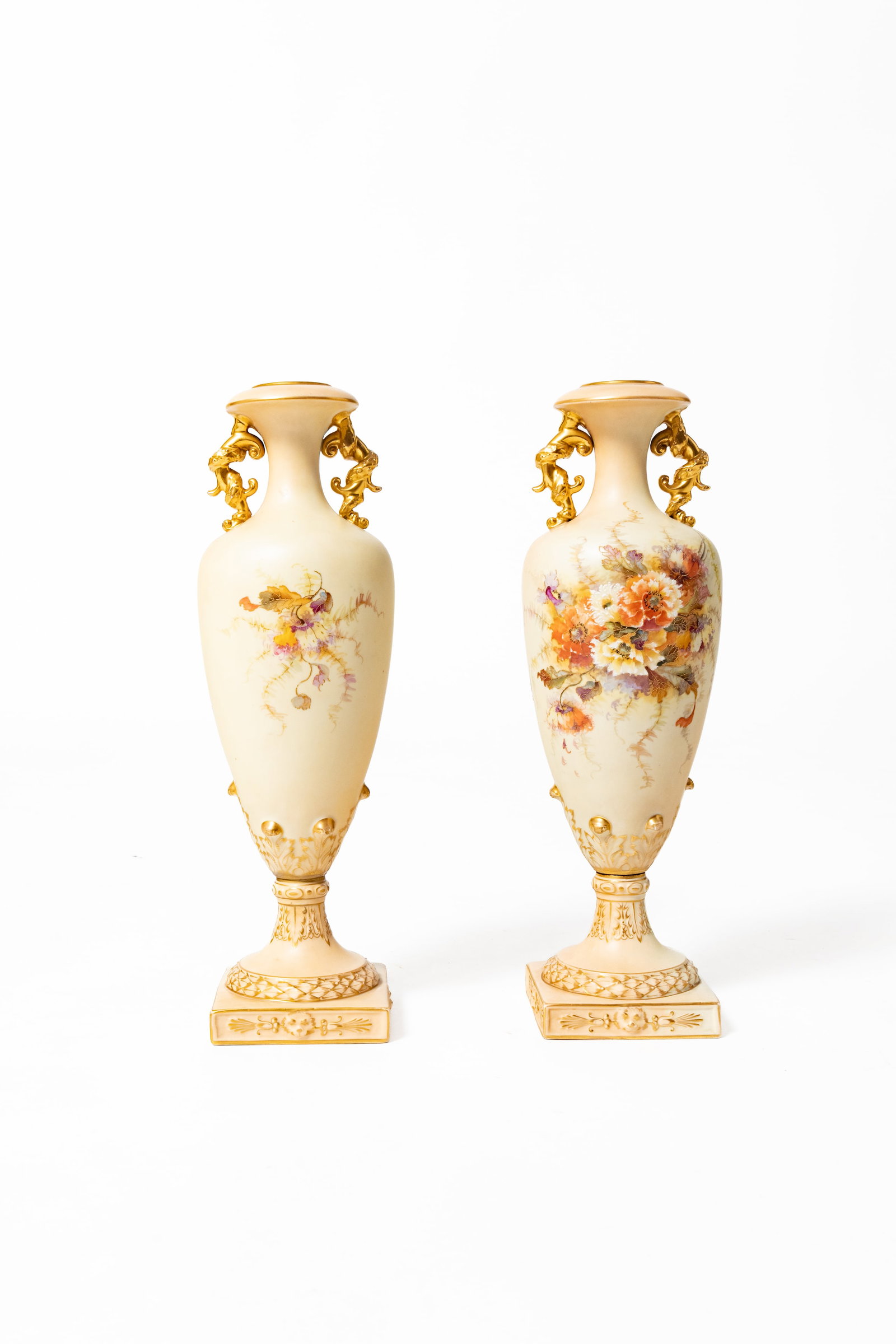 SIX DECORATIVE VESSELS. - 2