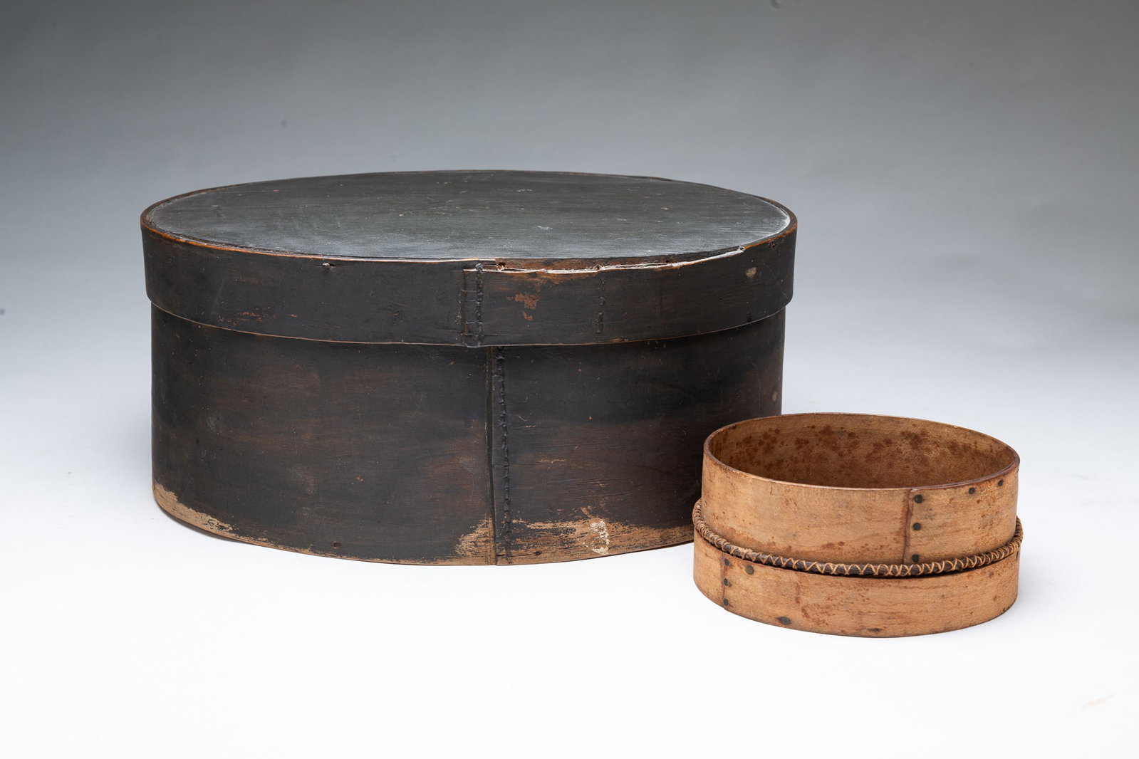 AMERICAN LIDDED PANTRY BOX AND BENTWOOD SIFTER. (1 of 6)