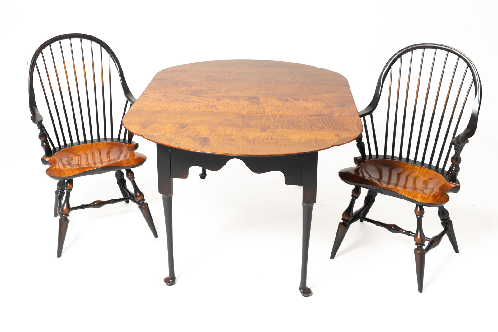 CONTEMPORARY TIGER MAPLE QUEEN ANNE STYLE TABLE WITH TWO WINDSOR CHAIRS. (1 of 18)