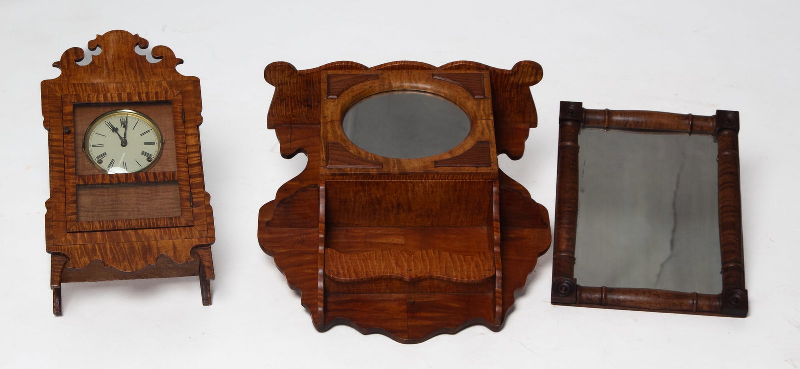 THREE TIGER MAPLE ITEMS, INCL. SHELF CLOCK. (1 of 7)