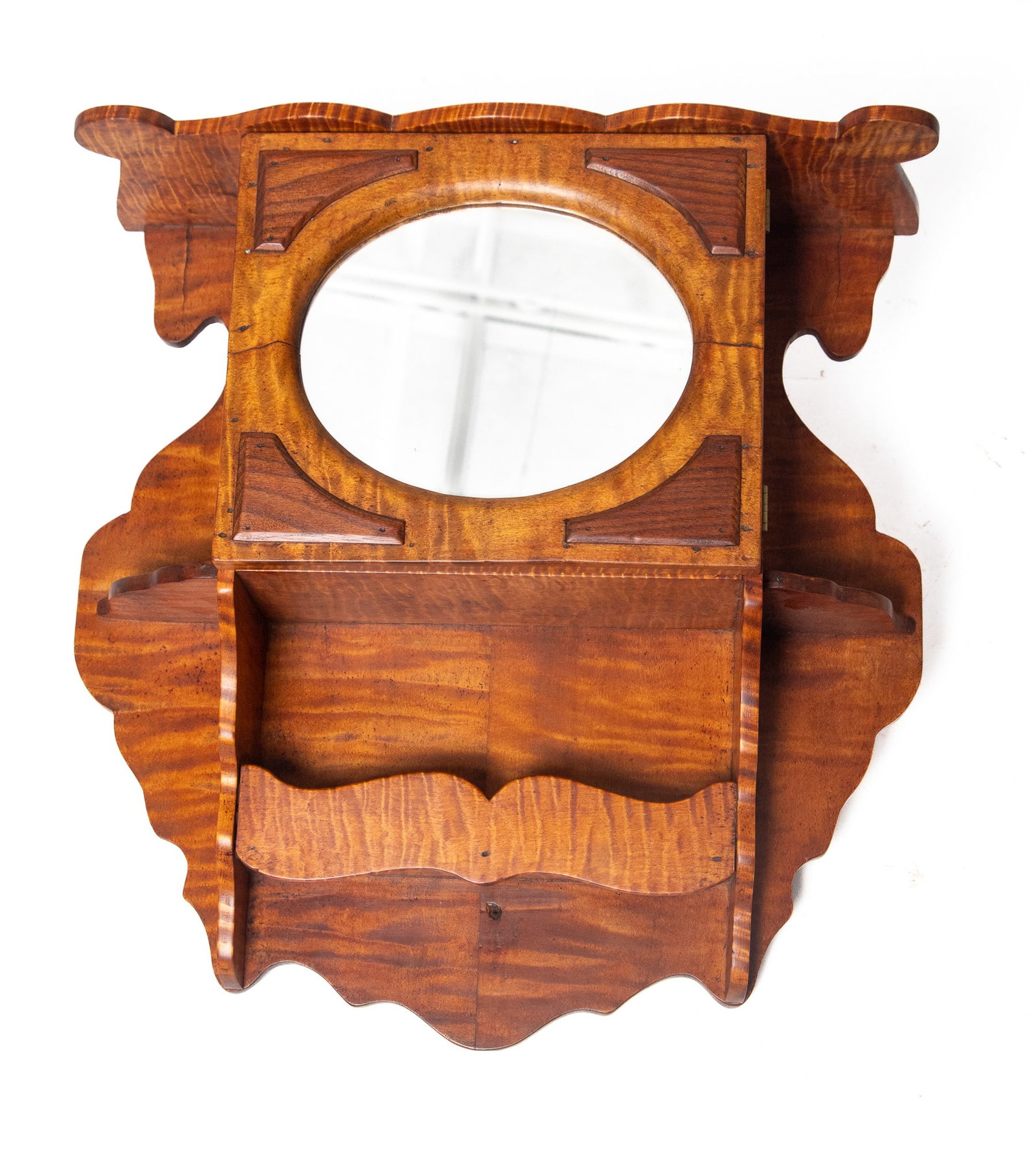 THREE TIGER MAPLE ITEMS, INCL. SHELF CLOCK. - 2