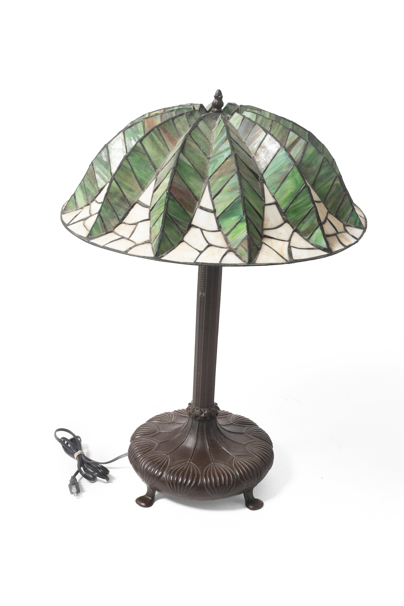 STAINED GLASS TABLE LAMP. - 4
