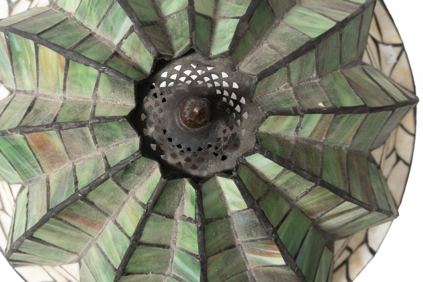 STAINED GLASS TABLE LAMP. - 6
