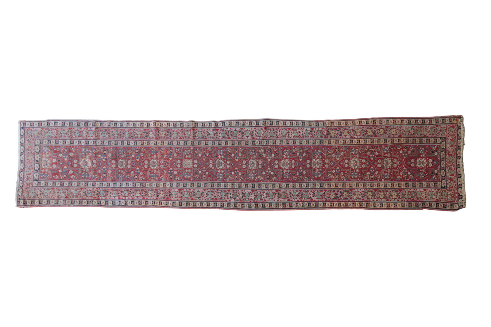 PERSIAN HERIZ HAND-KNOTTED RUNNER. (1 of 10)