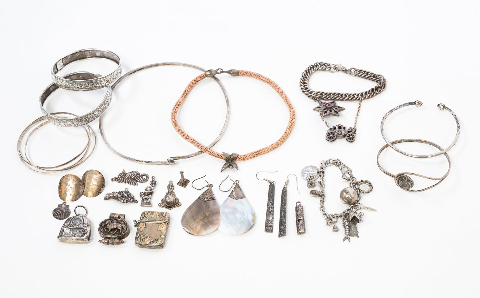 GROUP OF STERLING SILVER JEWELRY. (1 of 6)
