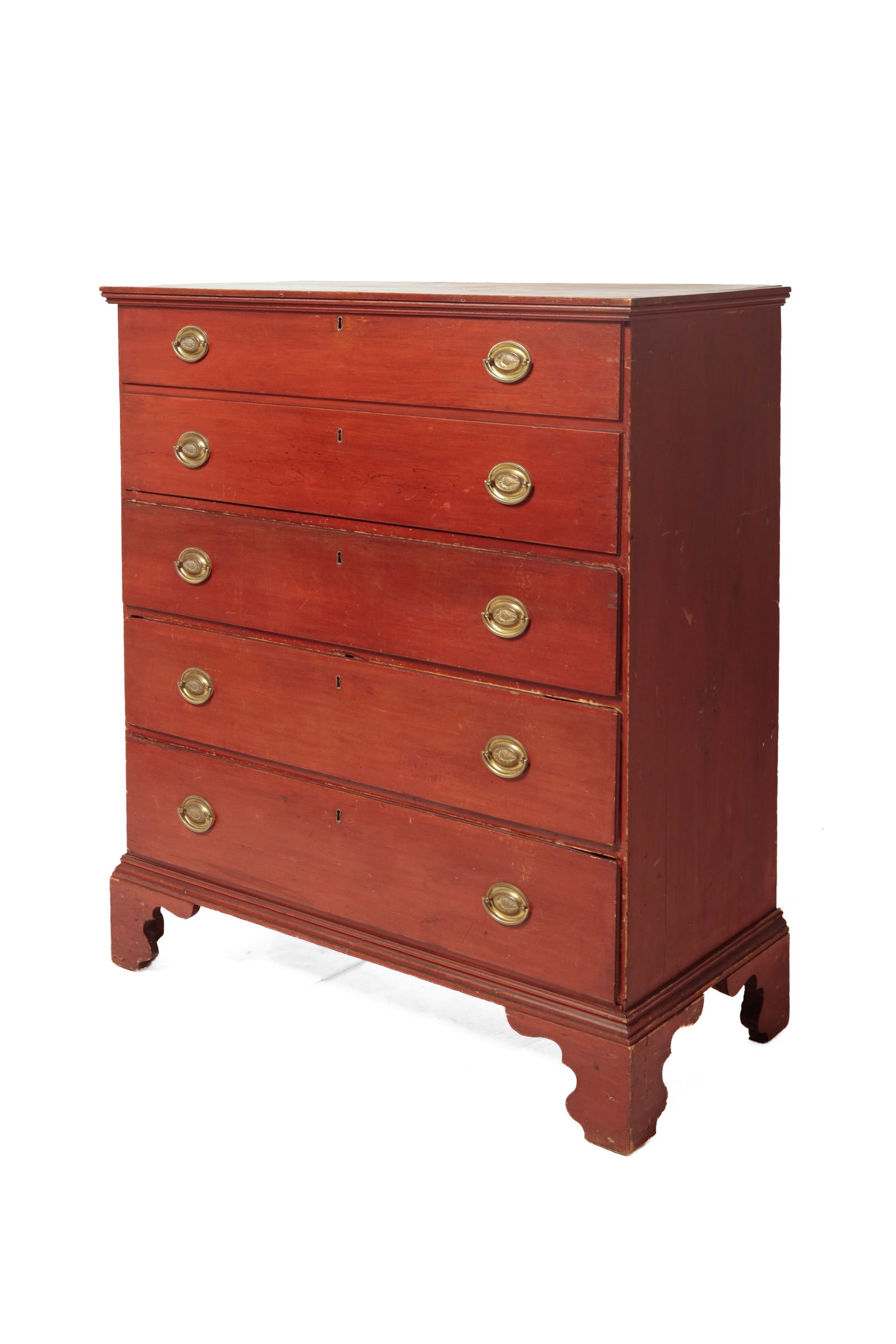 CHIPPENDALE MULE CHEST WITH ORIGINAL RED WASH.: CHIPPENDALE MULE CHEST WITH ORIGINAL RED WASH. American, late 18th Century. Poplar. Lid with applied edge moldings and staple hinges, solid ends, two false drawer fronts over three overlapping dovetai