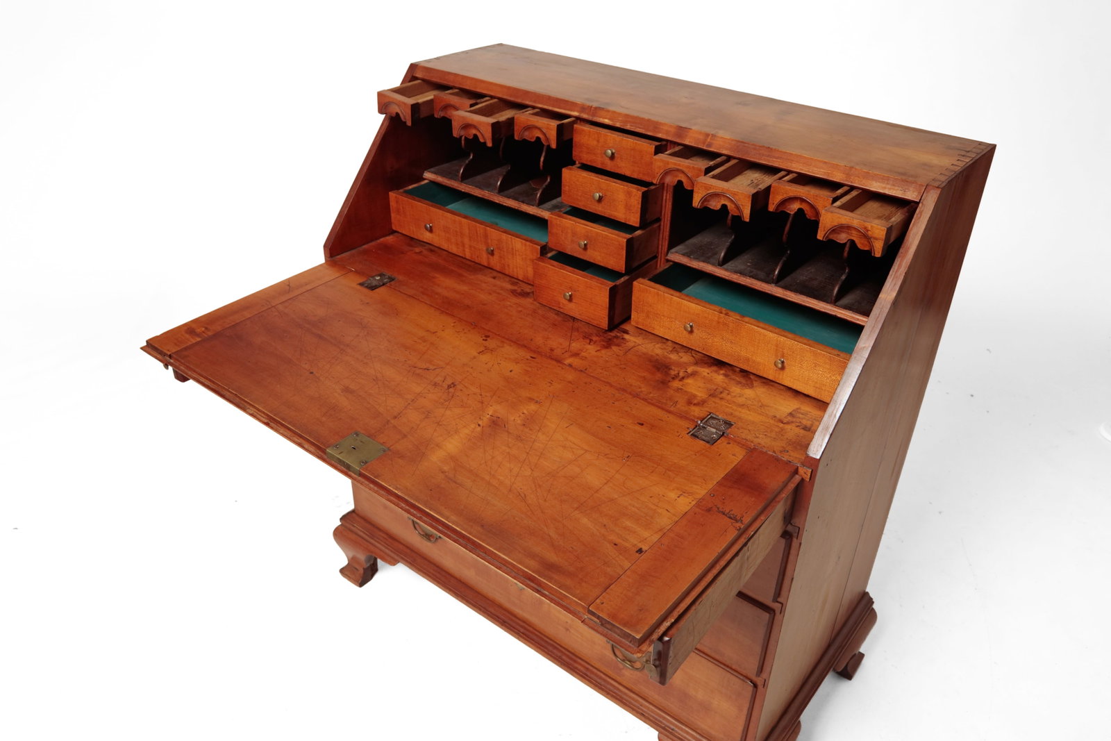 CHIPPENDALE SLANT-FRONT DESK. - 7