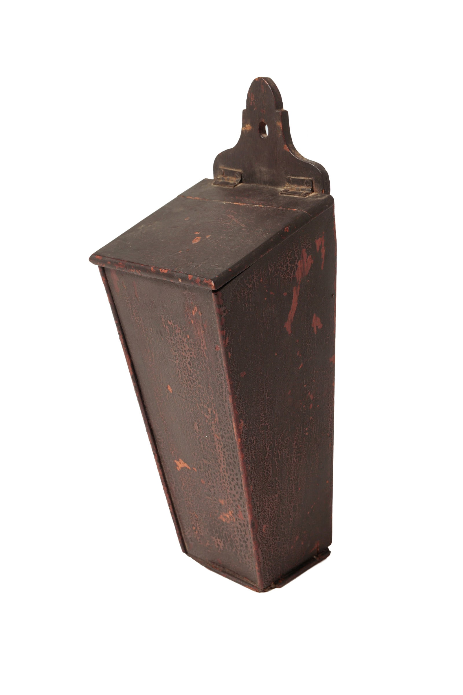 SOUTHEAST PENNSYLVANIA HANGING CANDLE BOX WITH ORIGINAL DARK VARNISH.: SOUTHEAST PENNSYLVANIA HANGING CANDLE BOX WITH ORIGINAL DARK VARNISH. American, 19th Century. Tombstone back with hanging hole, hinged lid, canted sides, and original alligatored varnish. 19"h. 7"w.