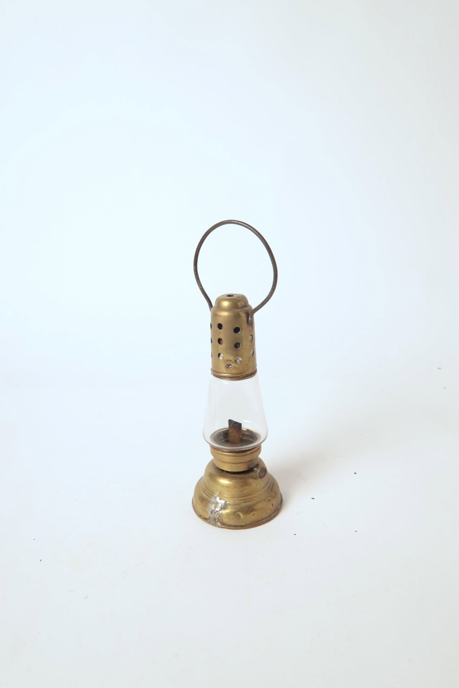 FIVE LIGHTING ITEMS. - 7