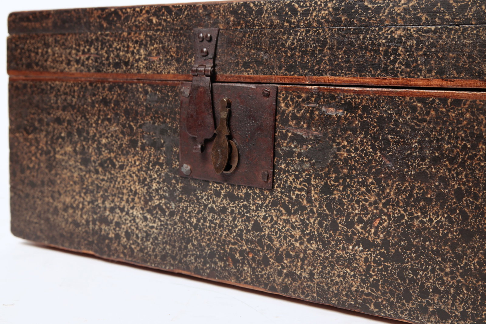 NEW ENGLAND PAINTED DOCUMENT BOX. - 8