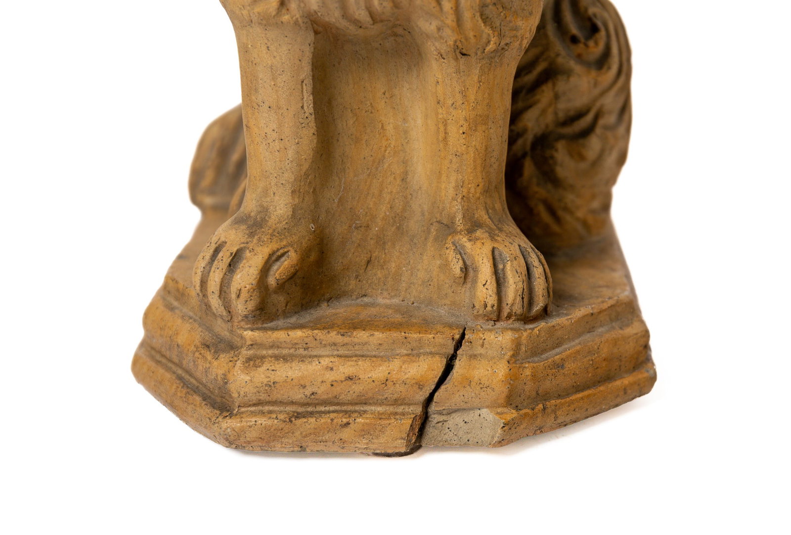 OHIO BUFF CLAY SEATED SPANIEL. - 5