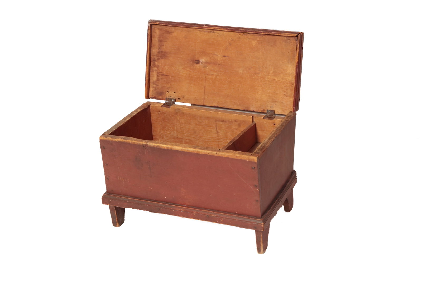 MINIATURE BLANKET CHEST IN ORIGINAL RED PAINT. (1 of 14)