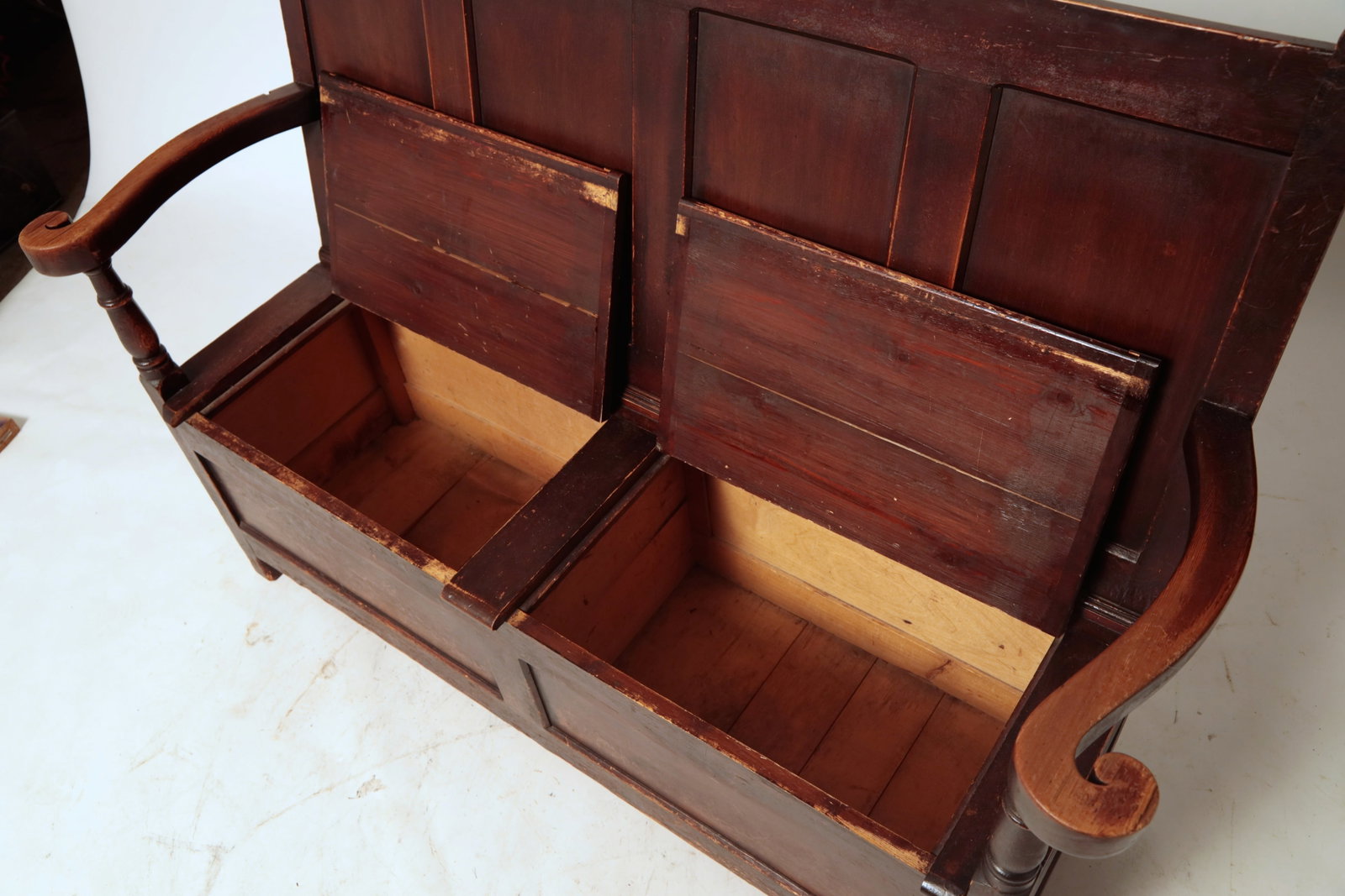 HIGH-BACK FIRESIDE BENCH. - 8
