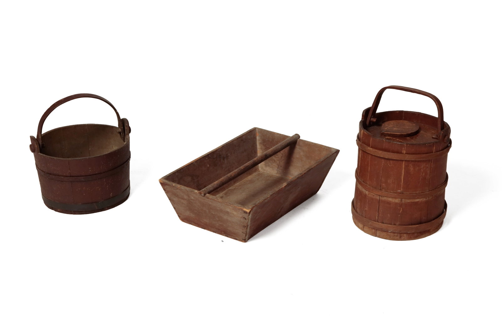 WOOD WATER BUCKET, PAIL, AND TOOL TOTE.: WOOD WATER BUCKET, PAIL, AND TOOL TOTE. American, 19th Century. Water bucket with bentwood swing handle, swivel lid cover, and wooden staves with blind laps, with original surface. With handle, 17"h.
