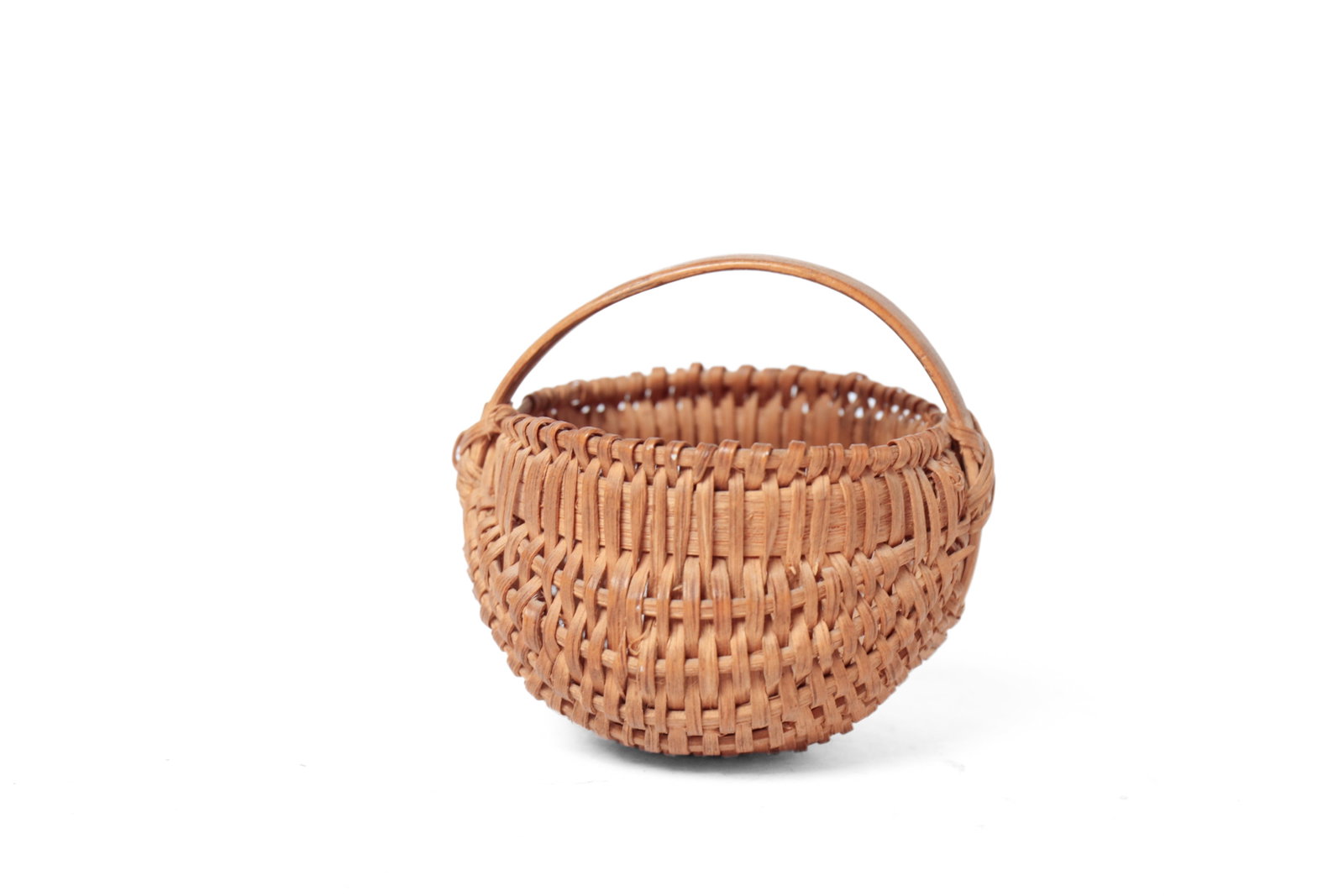 TWO MINIATURE WOVEN SPLIT BUTTOCKS BASKETS. - 4
