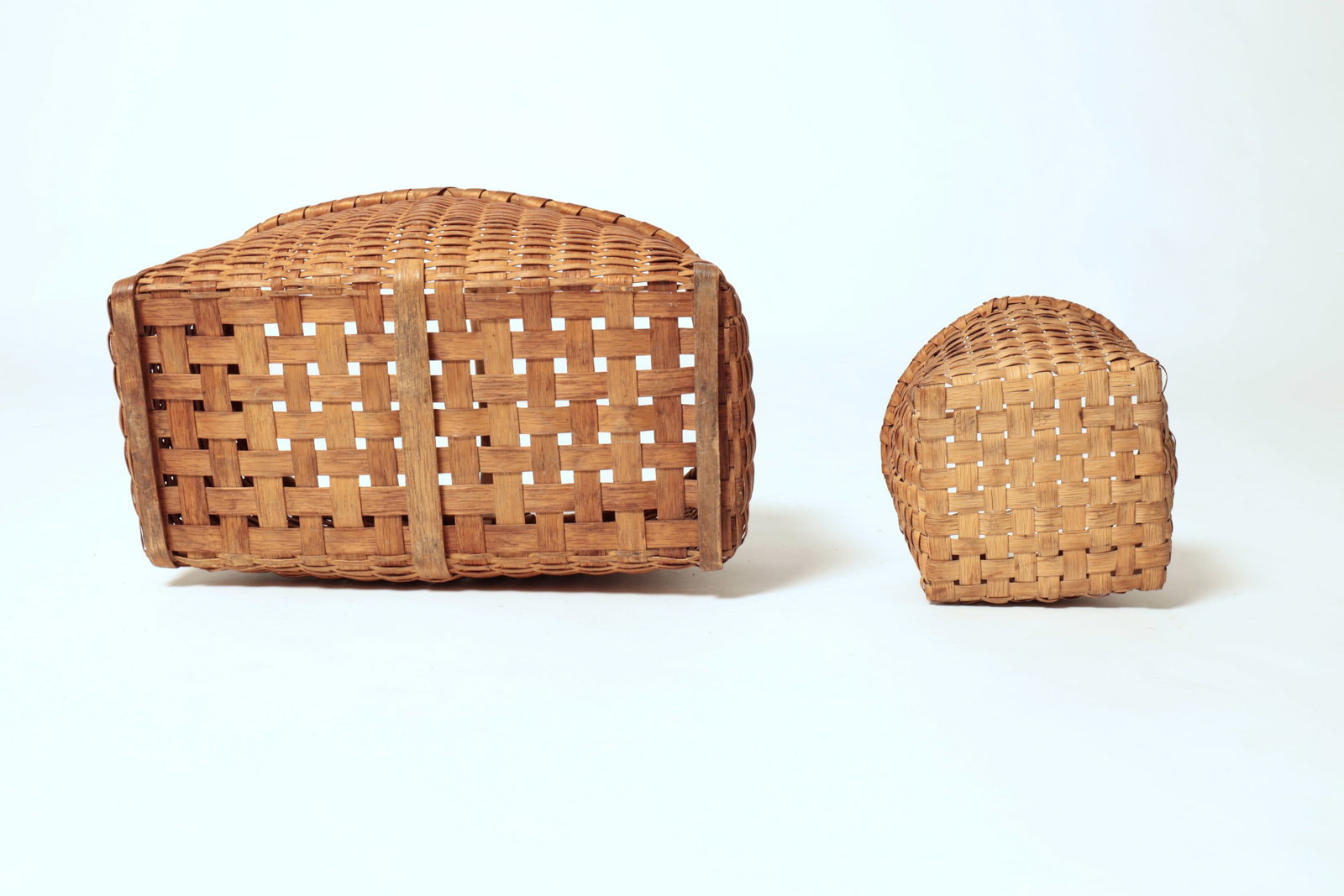 FOUR HANDLED WOVEN SPLIT BASKETS. - 5