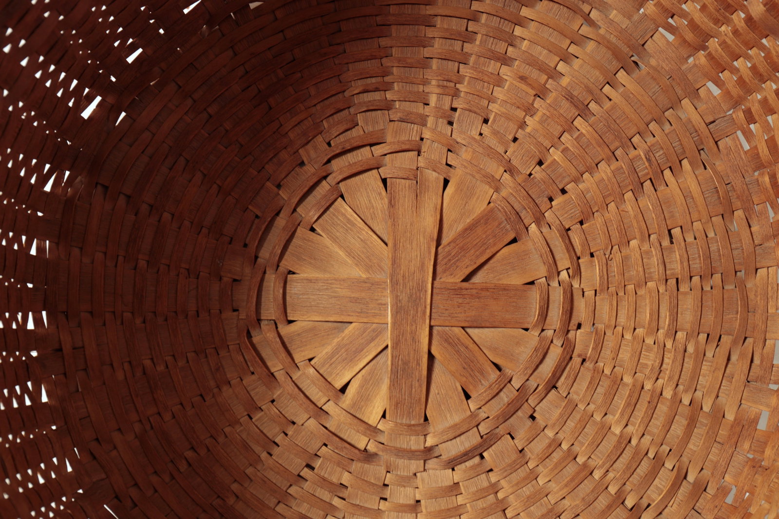 LARGE SHAKER HANDLED BASKET. - 8