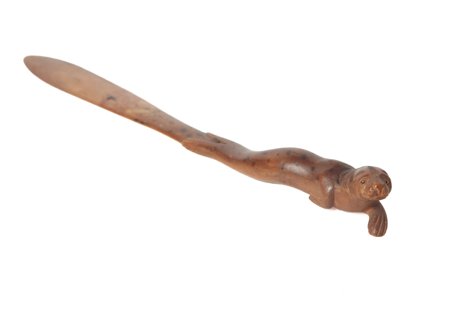 NATIVE AMERICAN SPOTTED OTTER EFFIGY-HANDLED FOOD SCRAPER. (1 of 5)