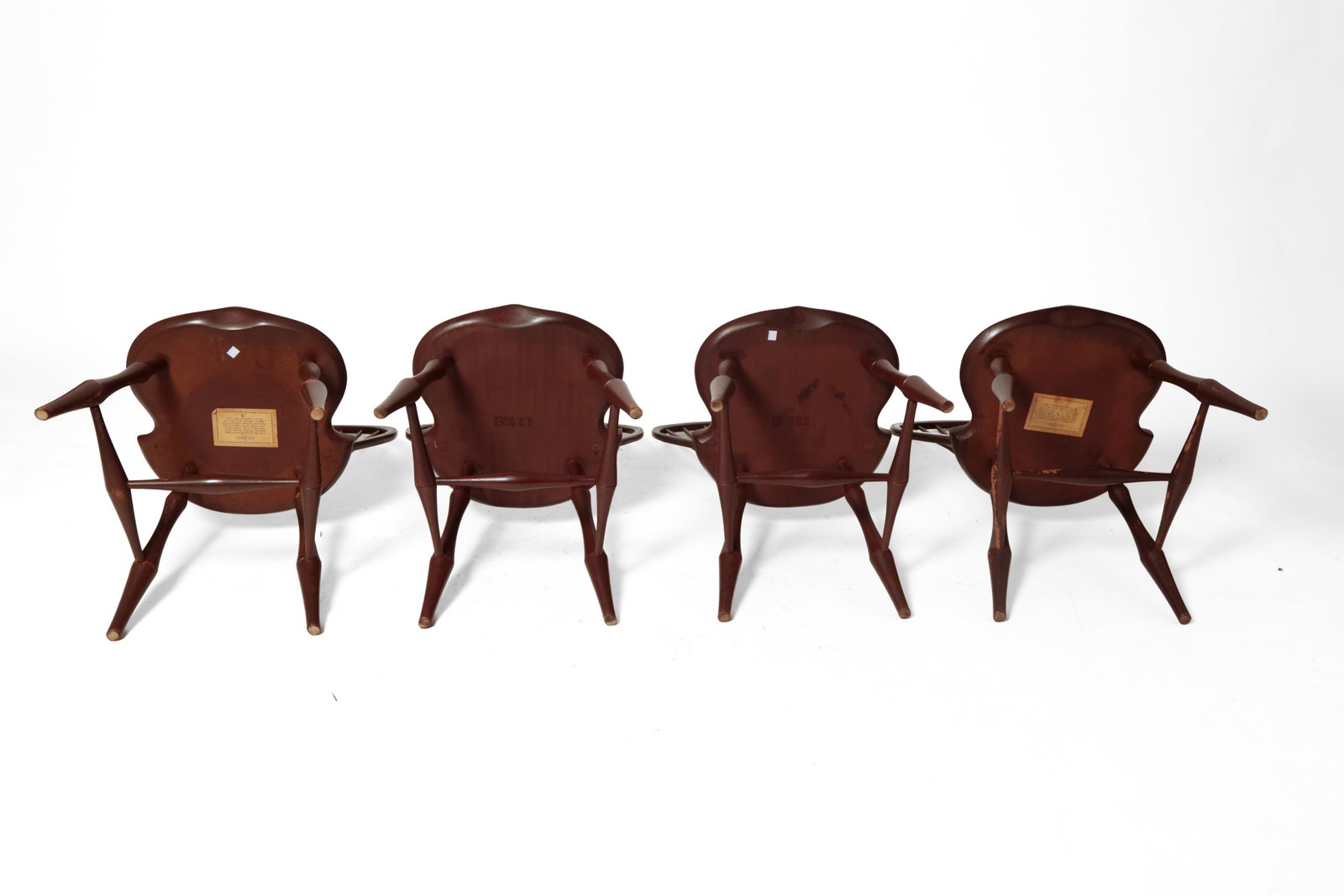 FOUR D.R.DIMES BOWBACK WINDSOR SIDE CHAIRS. - 3