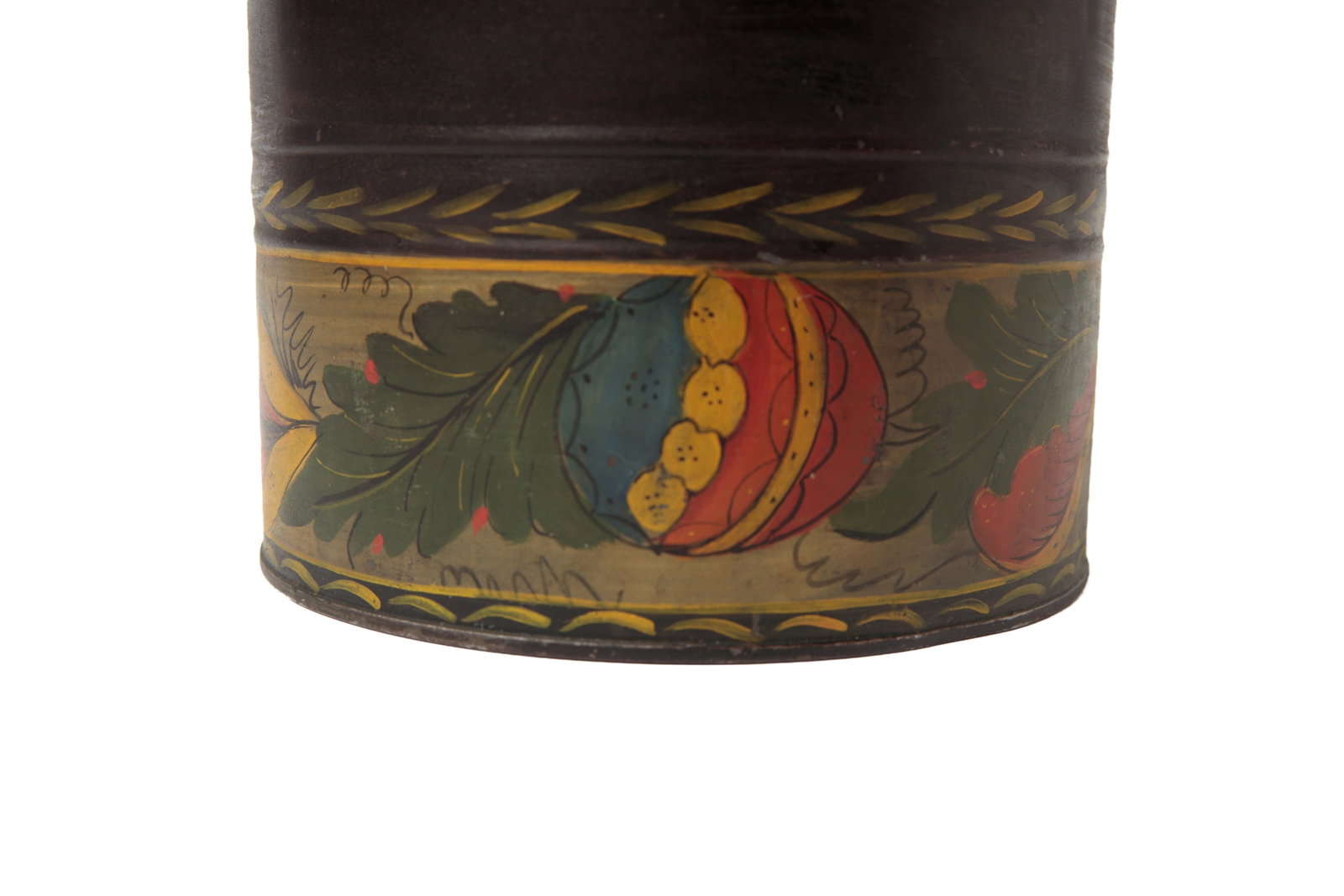 TOLE-DECORATED LIDDED ROUND BOX. - 11