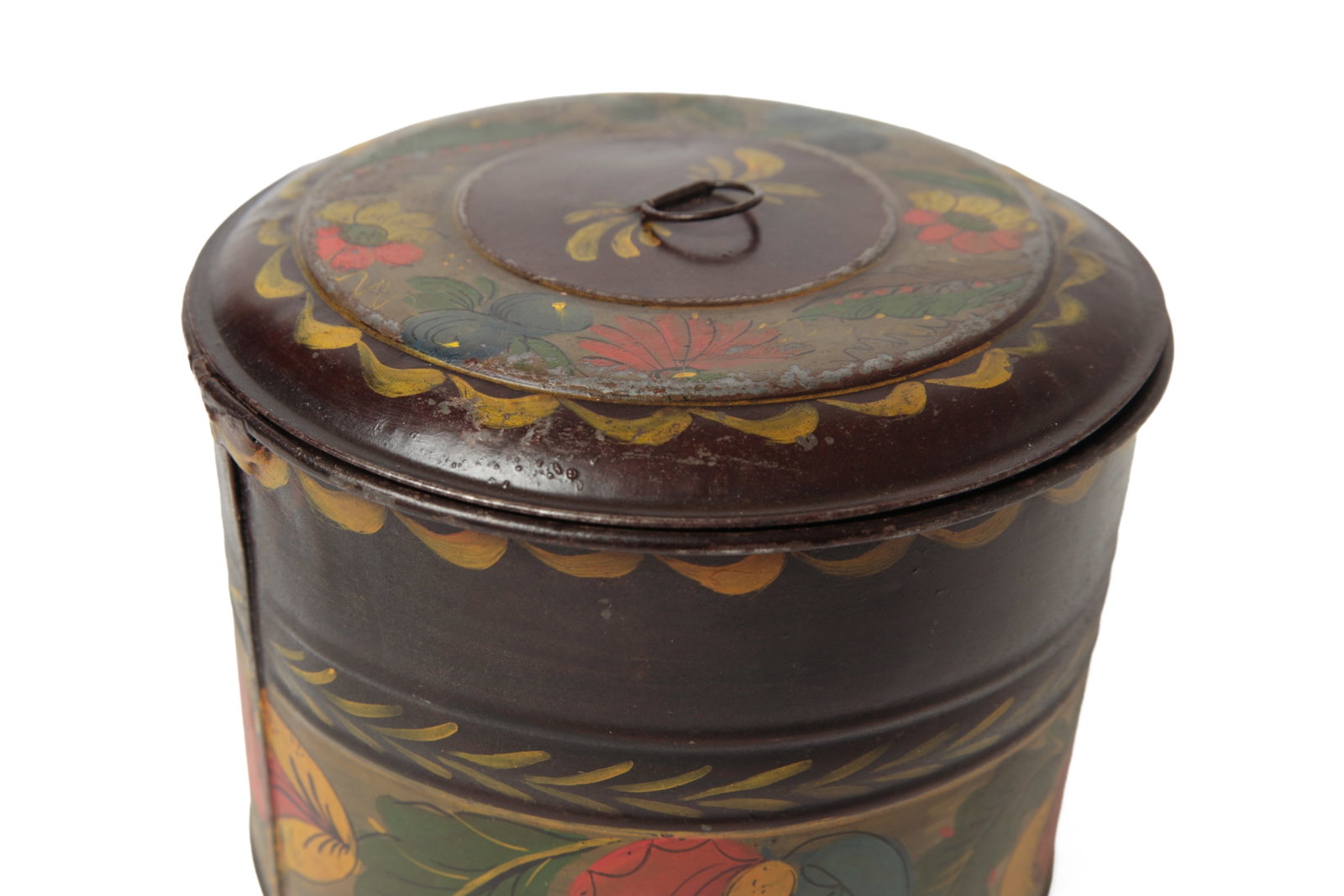 TOLE-DECORATED LIDDED ROUND BOX. - 12