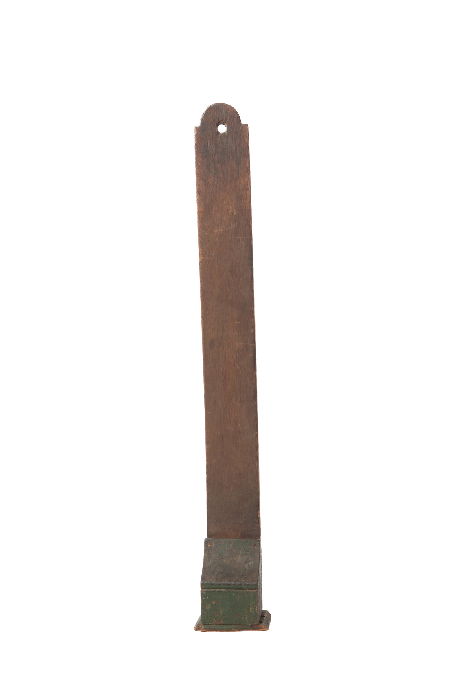 PRIMITIVE HANGING SCOURING BOARD. (1 of 8)