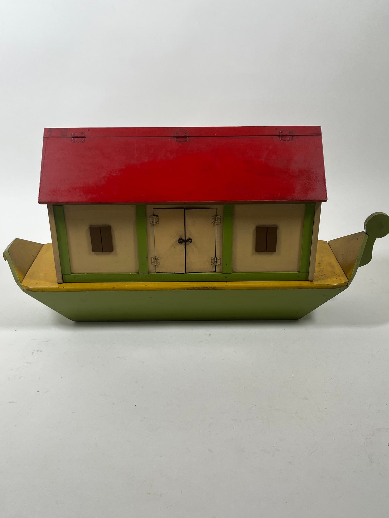 NOAH'S ARK WITH FIGURES. - 8