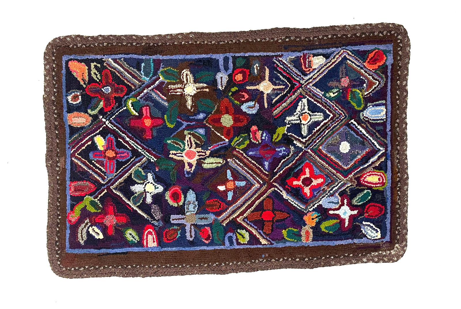 FLORAL BRAIDED AND HOOKED RAG RUG. (1 of 4)